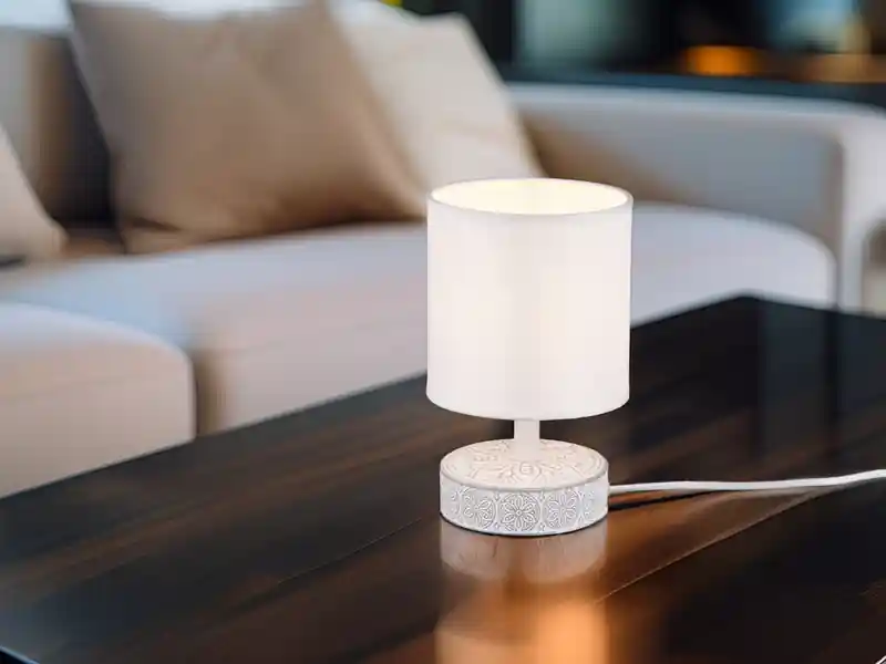 Kracherpreis meineWunschleuchte Moderne LED Keramik Tischleuchte Stofflampenschirm in Weiß, Höhe 20cm